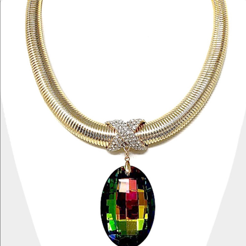 Vitrail Oval Stone Pendant Necklace